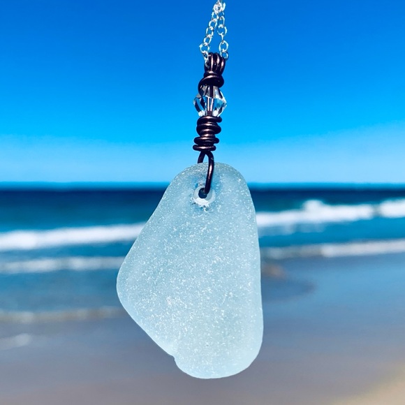 Into The Caribbean Seaglass Necklace - Picture 5 of 7